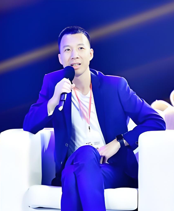 玄晶引擎创始人唐荣